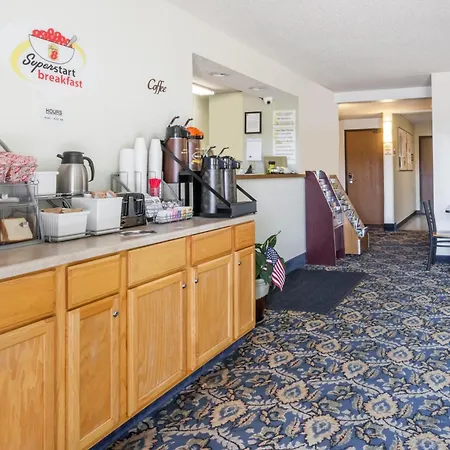 Super 8 By Wyndham Norwich-3